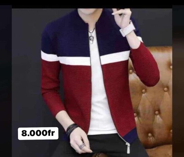 Des pulls cardigan, bleu rouge
