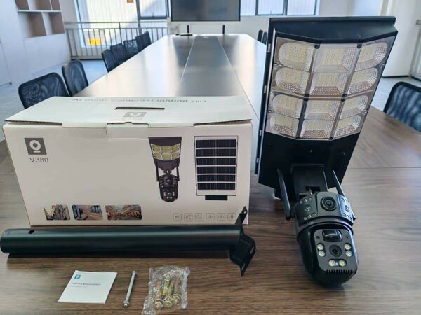 Caméra LED Extérieure Rotative