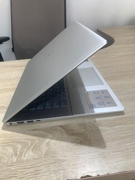Dell Inspiron 16