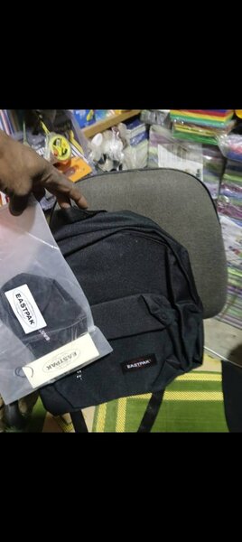 Sac à dos noir résistant