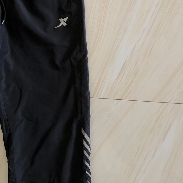 Trackpants
