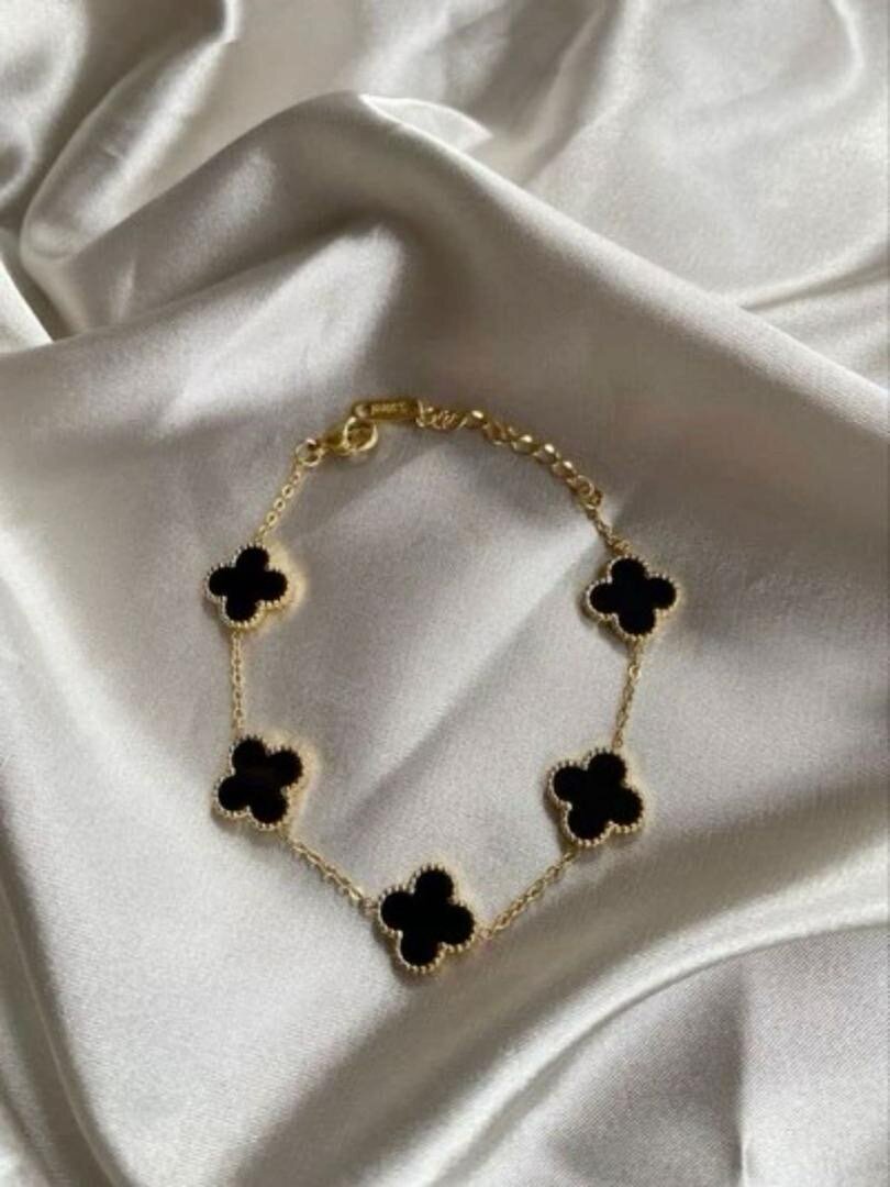 Necklace and bracelets