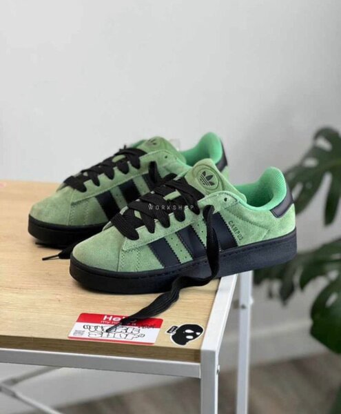 Adidas Sneakers