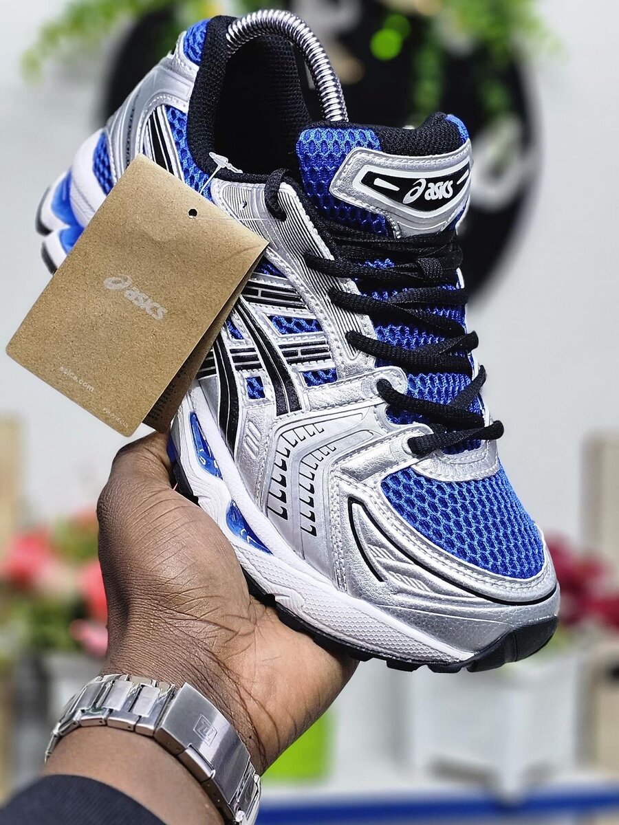 Asics Kayano 14