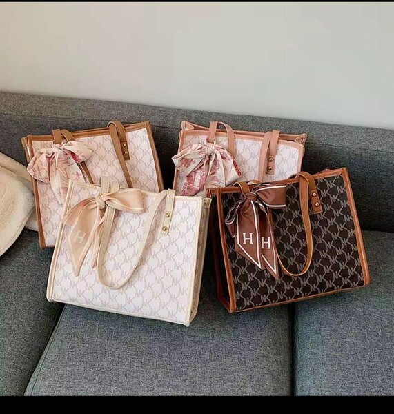 Sac à main élégant motif H