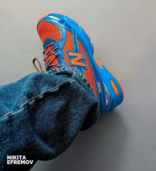 Morden New Balance sneaker