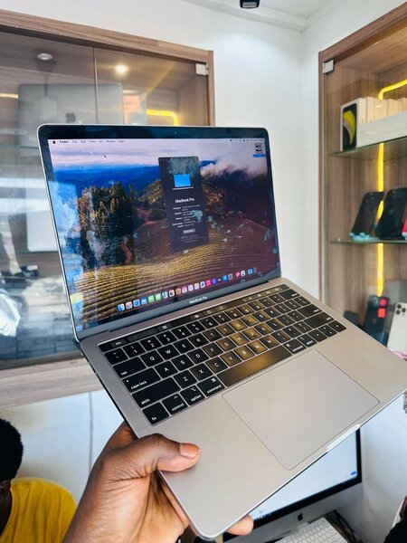 MacBook