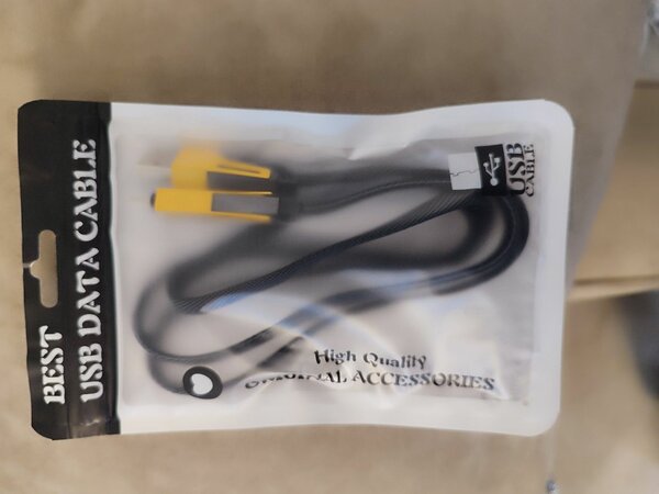 CÂBLE USB 4 EN 1