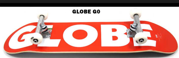 Planche à roulettes Globe Rouge