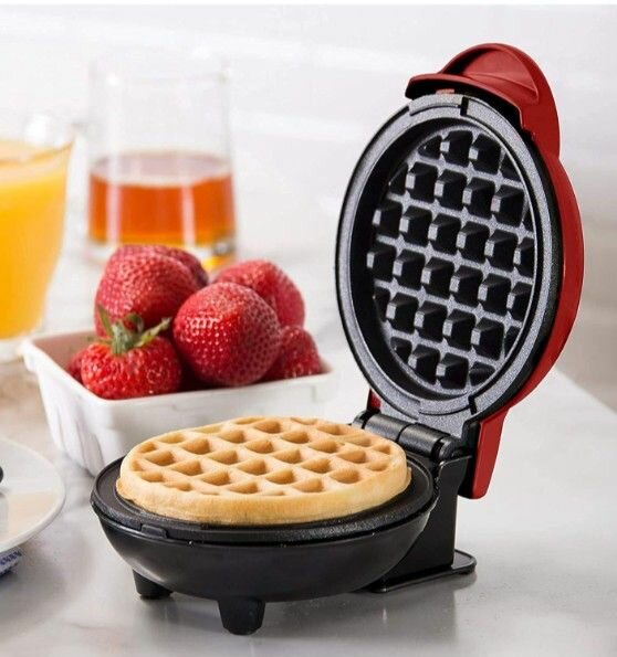 Mini waffle maker