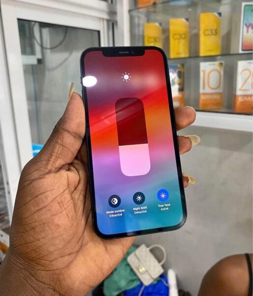iPhone 12 simple