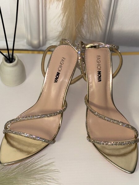 ELITE HEELS