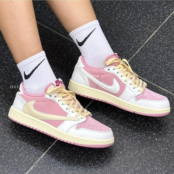 Nike Travis