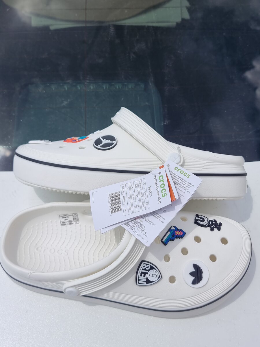 Unisex crocs