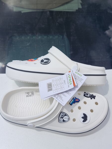 Unisex crocs