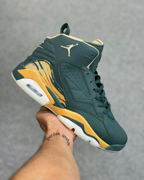 AIR JORDAN SNEAKER.
