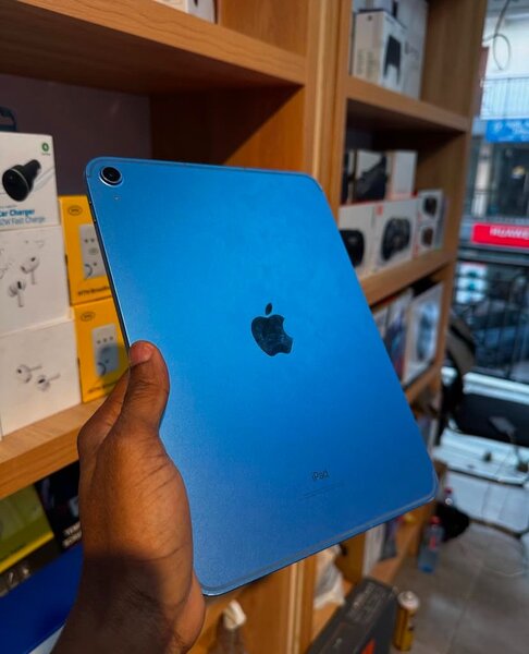 iPad 10th Gen 64gb WiFi + cellular blue color Available