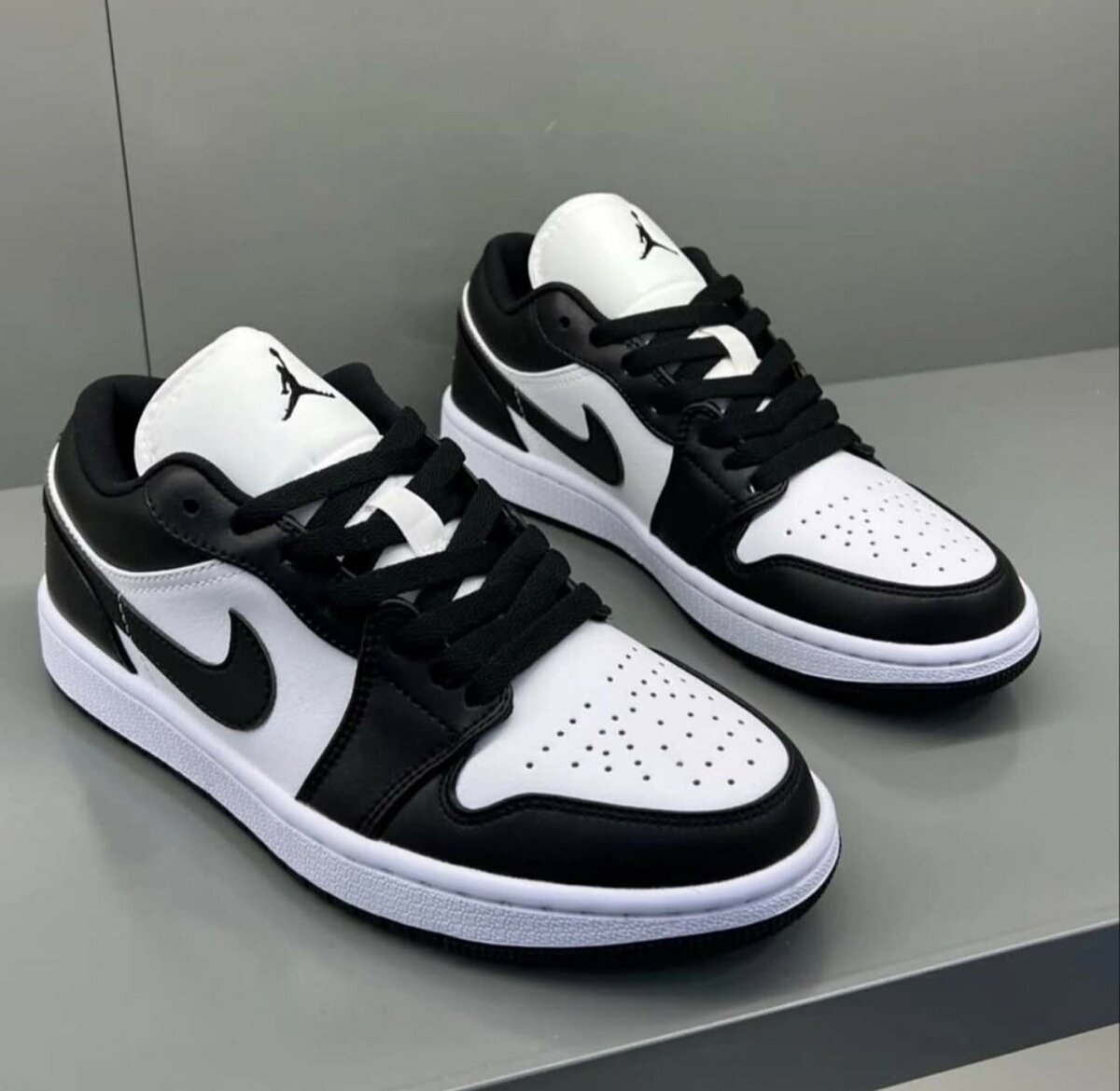 AIR JORDAN 1