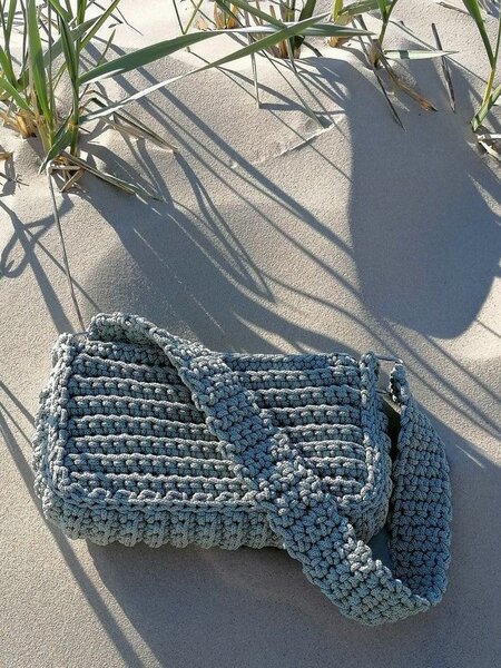 Sac à main stylé fait à la main avec de la laine de qualité