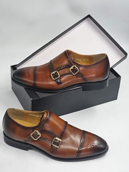 Solid leather shoes