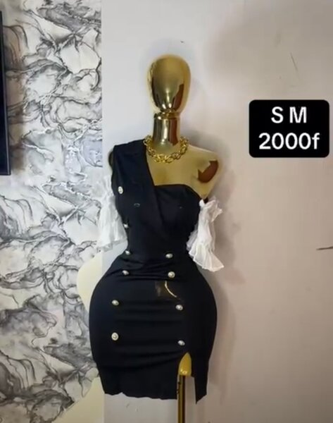 Robe élégante noire SM