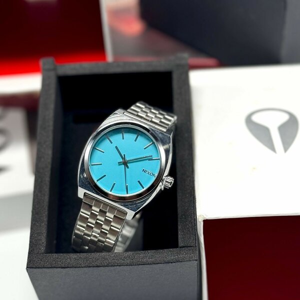 NIXON CLASSIC WATCH