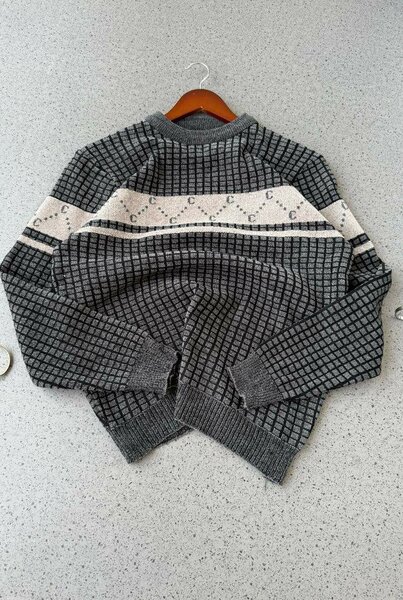WOOLEN SWEATER