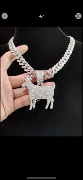 Collier Pendentif Chèvre Brillant