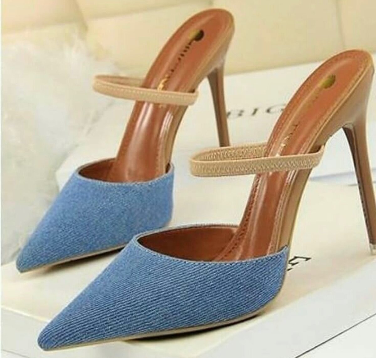 HEELS