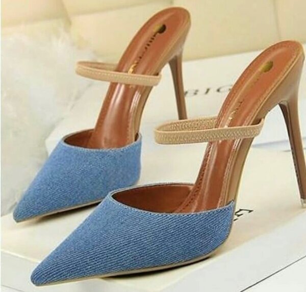 HEELS
