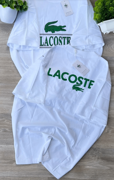 T-shirts assortis à logos célèbres