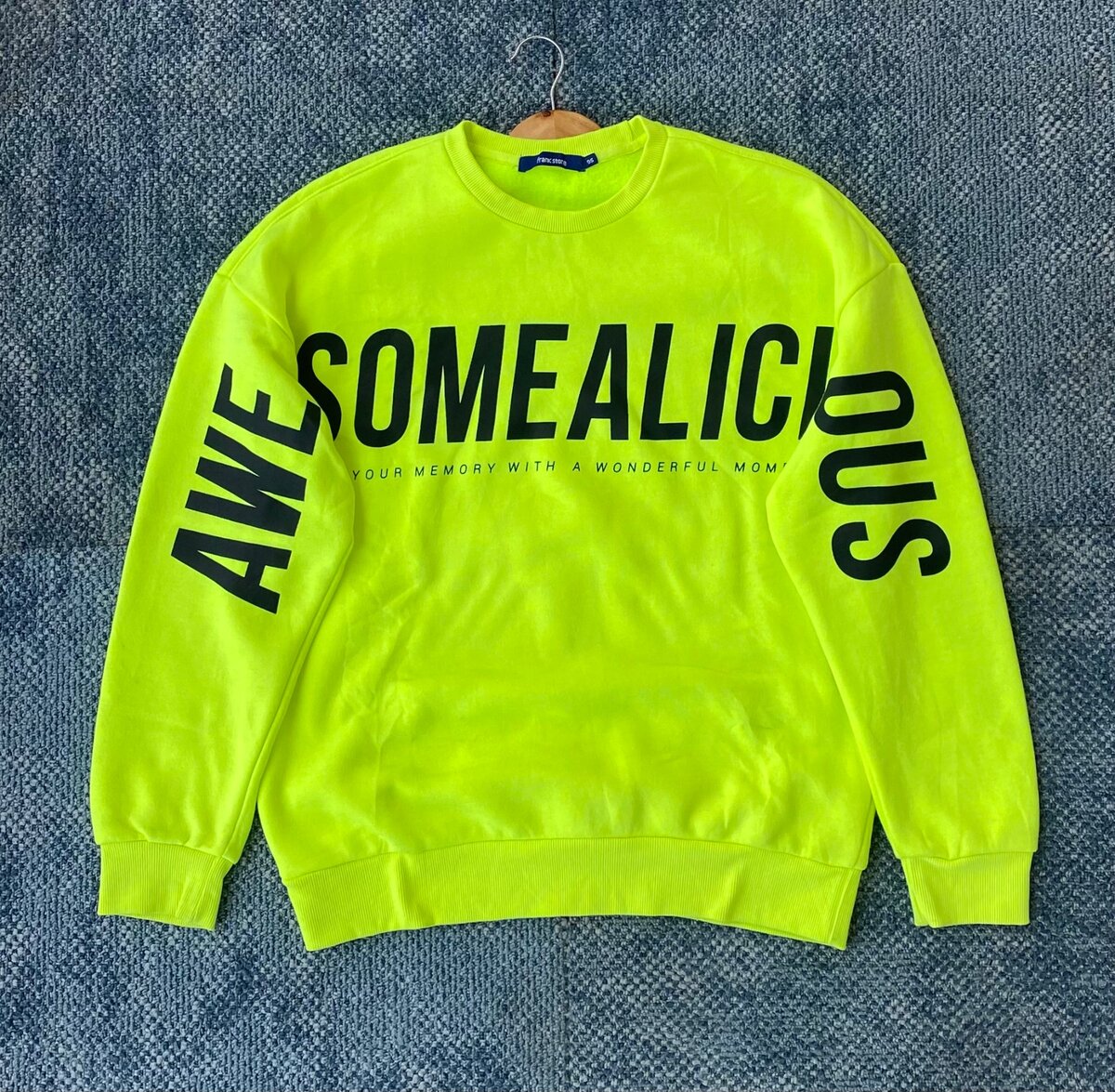 Sweatshirt