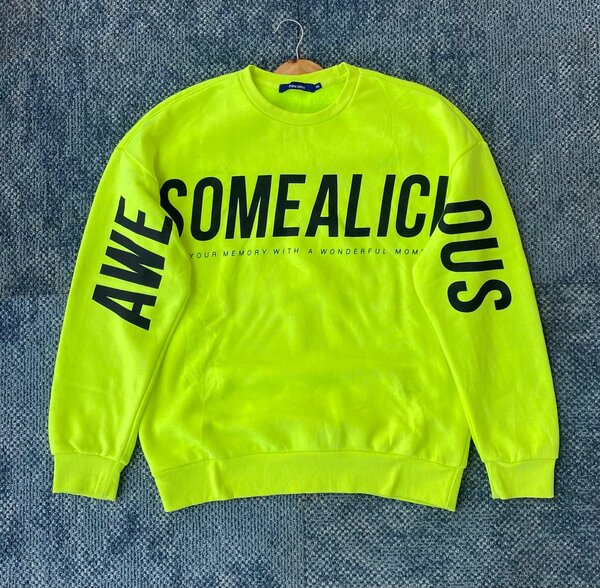Sweatshirt