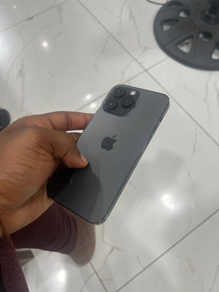 iPhone 14 Pro Max Gris Sidéral