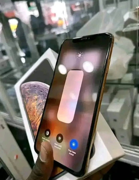 iPhone XS Max doré déverrouillé
