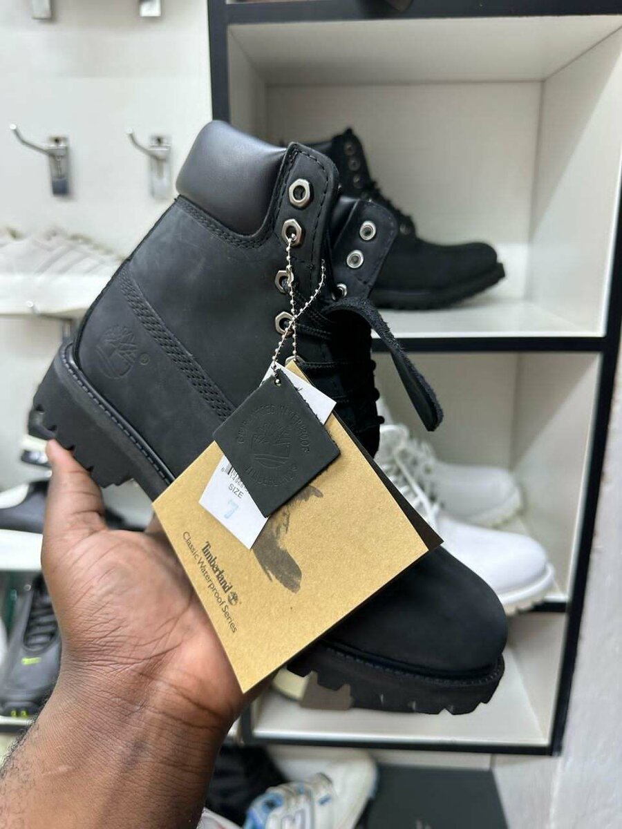 TIMBERLAND BOOTS