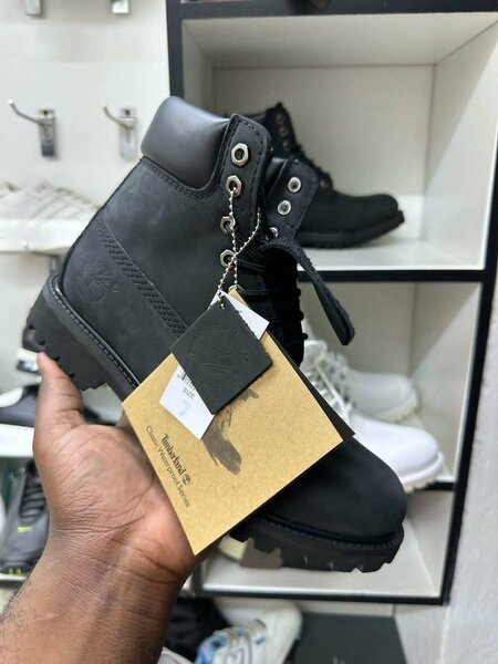 TIMBERLAND BOOTS