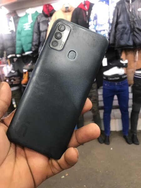 Tecno spark 5
