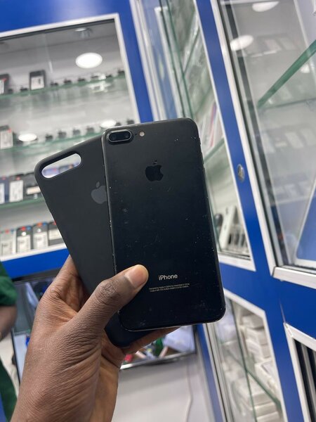 iPhone avec Étui de Protection