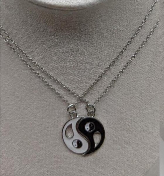 Neckless jewelry
