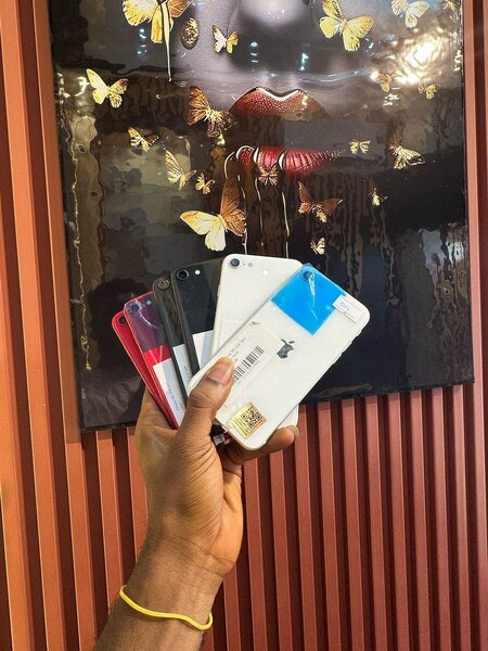 iPhone SE2 64GB