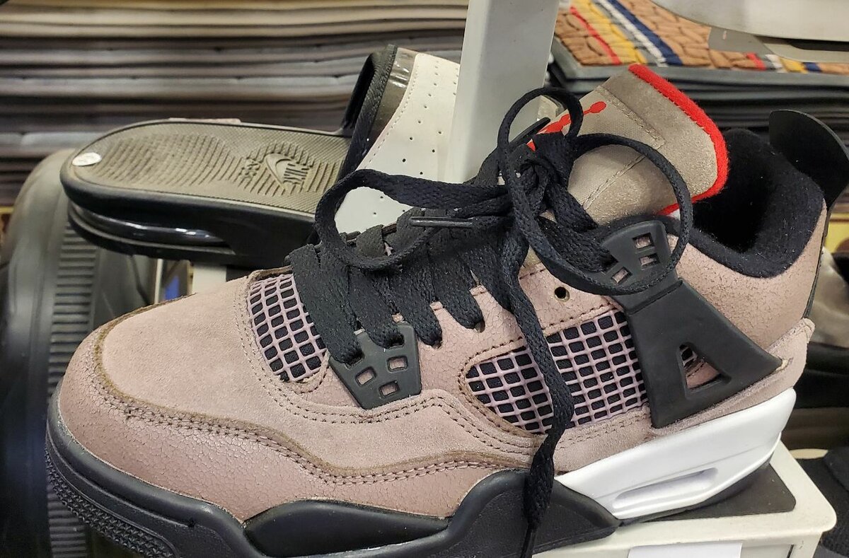 Jordan4's