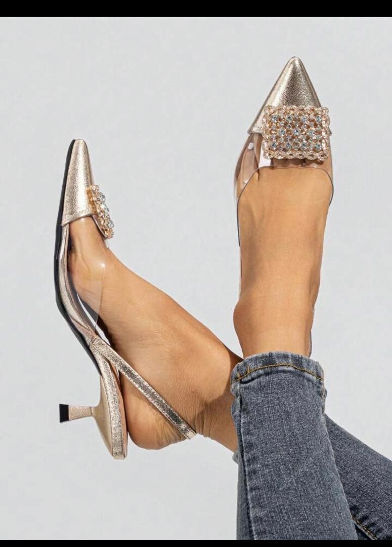Ladies kitten heels