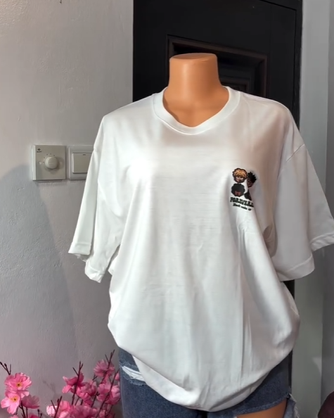 T-shirt white