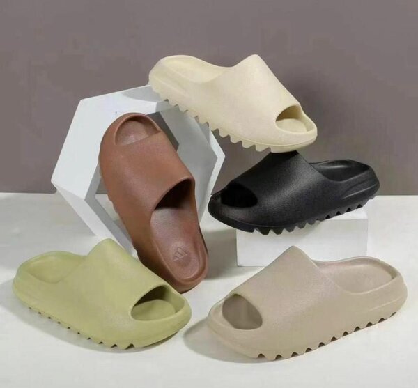 ADIDAS SLIDES