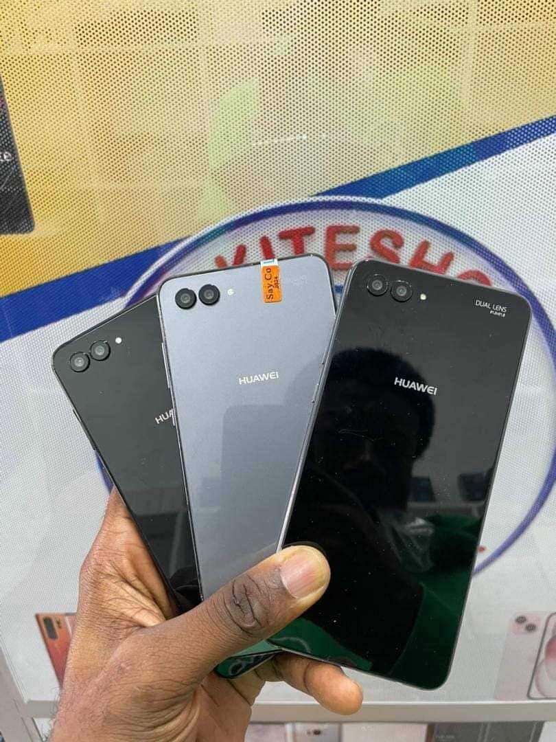 Huawei Nova 2s