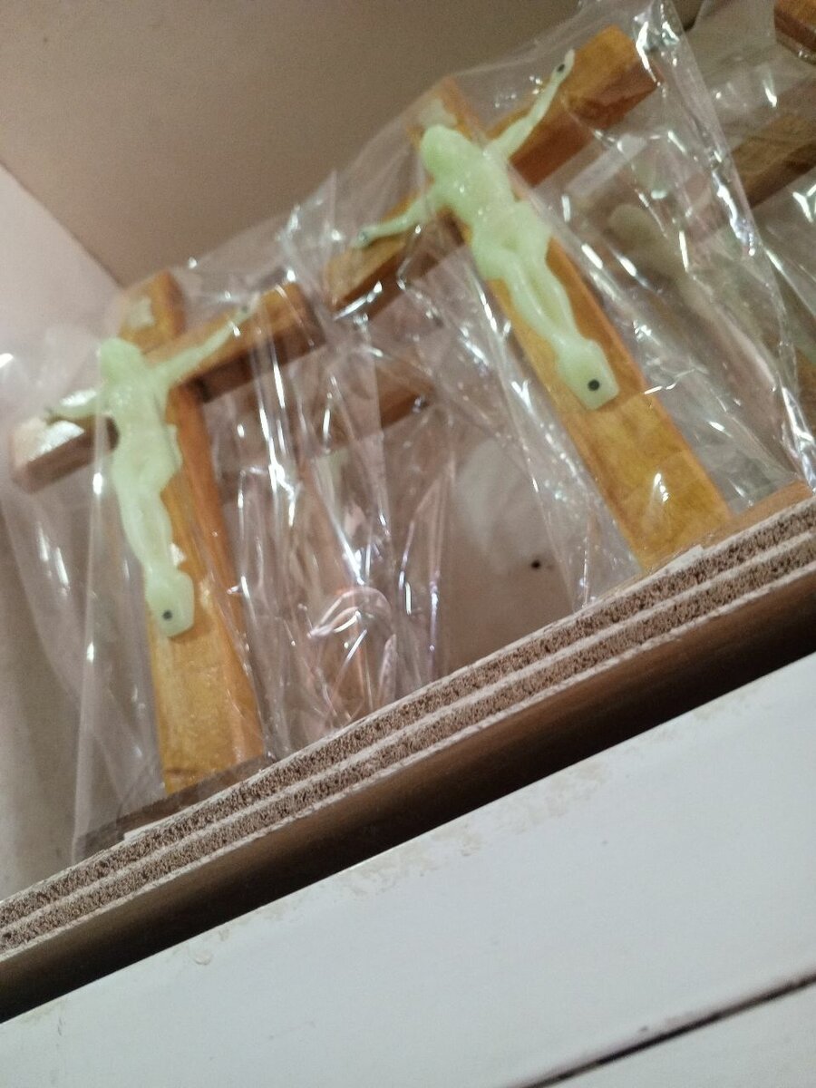 Crucifix phosphorescent décor