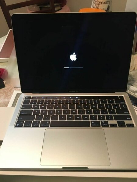MacBook pro 14 inch 16GB