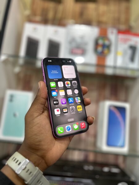 iPhone 16