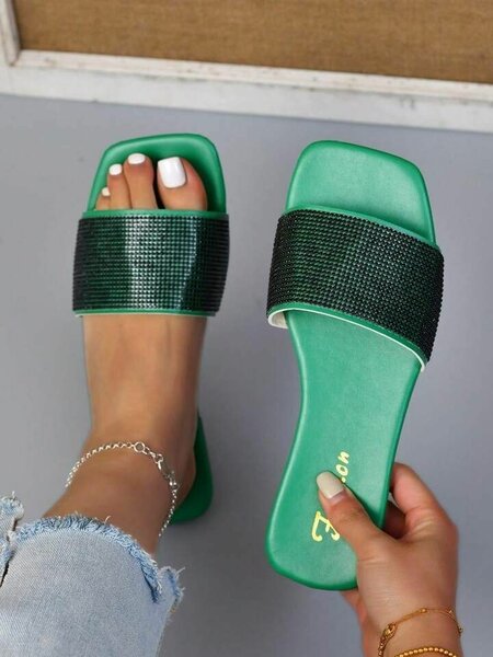 Women's slippers